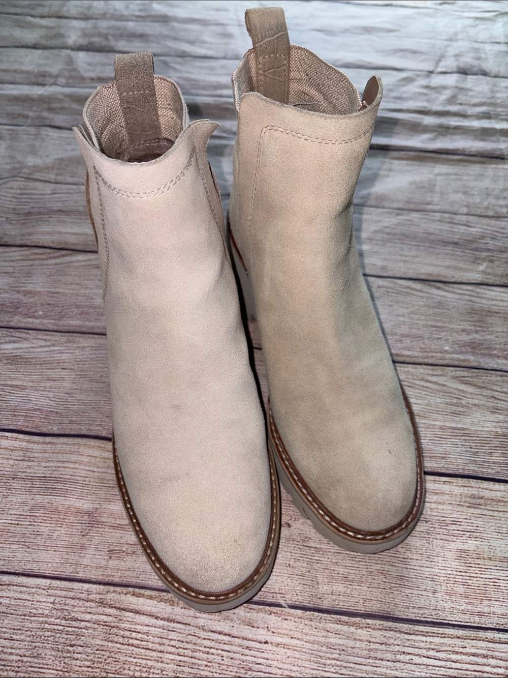 Dolce Vita Beige Suede Chelsea Booties Size 8